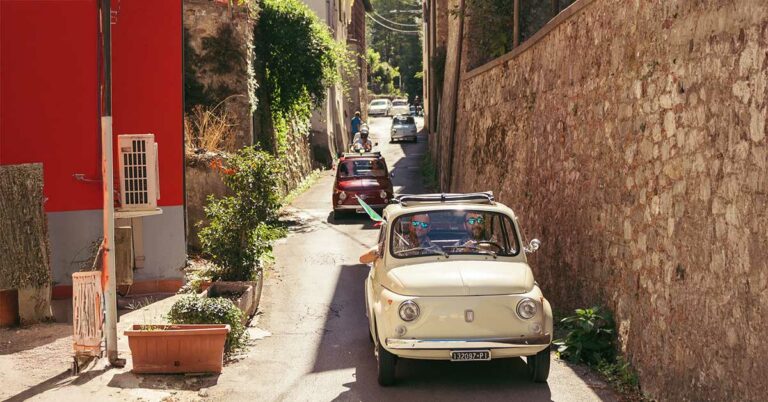 Bildet viser Fiat 500 i Toscana