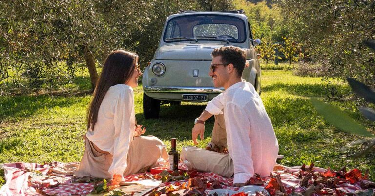 Bildet viser picnic i Toscana