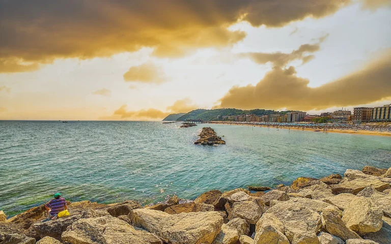 Stranden på Gabicce Mare ved Adriaterhavet