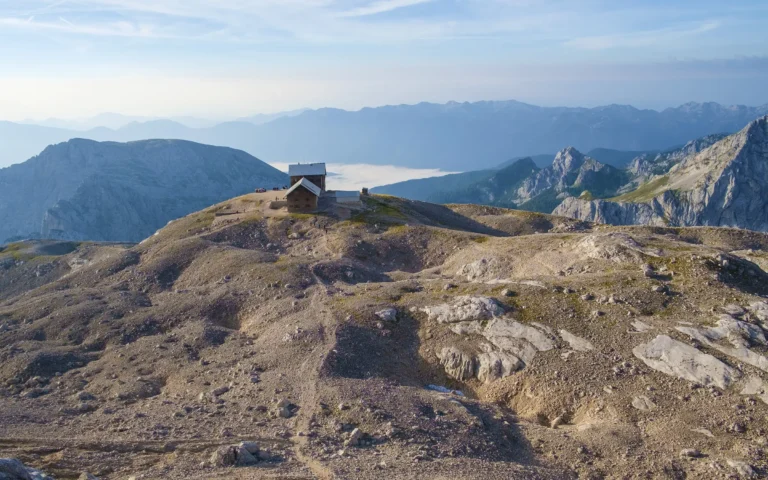 Planika-hytta på Mount Triglav, 2401 moh | Expa Travel
