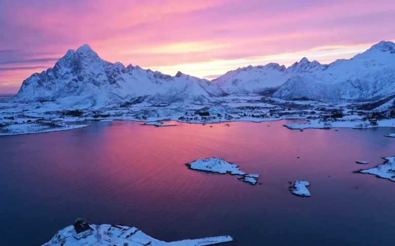 Vi bor flott til hos Skårungen, rett utenfor Kabelvåg